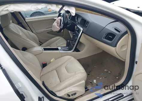 2012 Volvo S60 T5 z USA, uszkodzony, nr VIN YV1622FS8C2146058